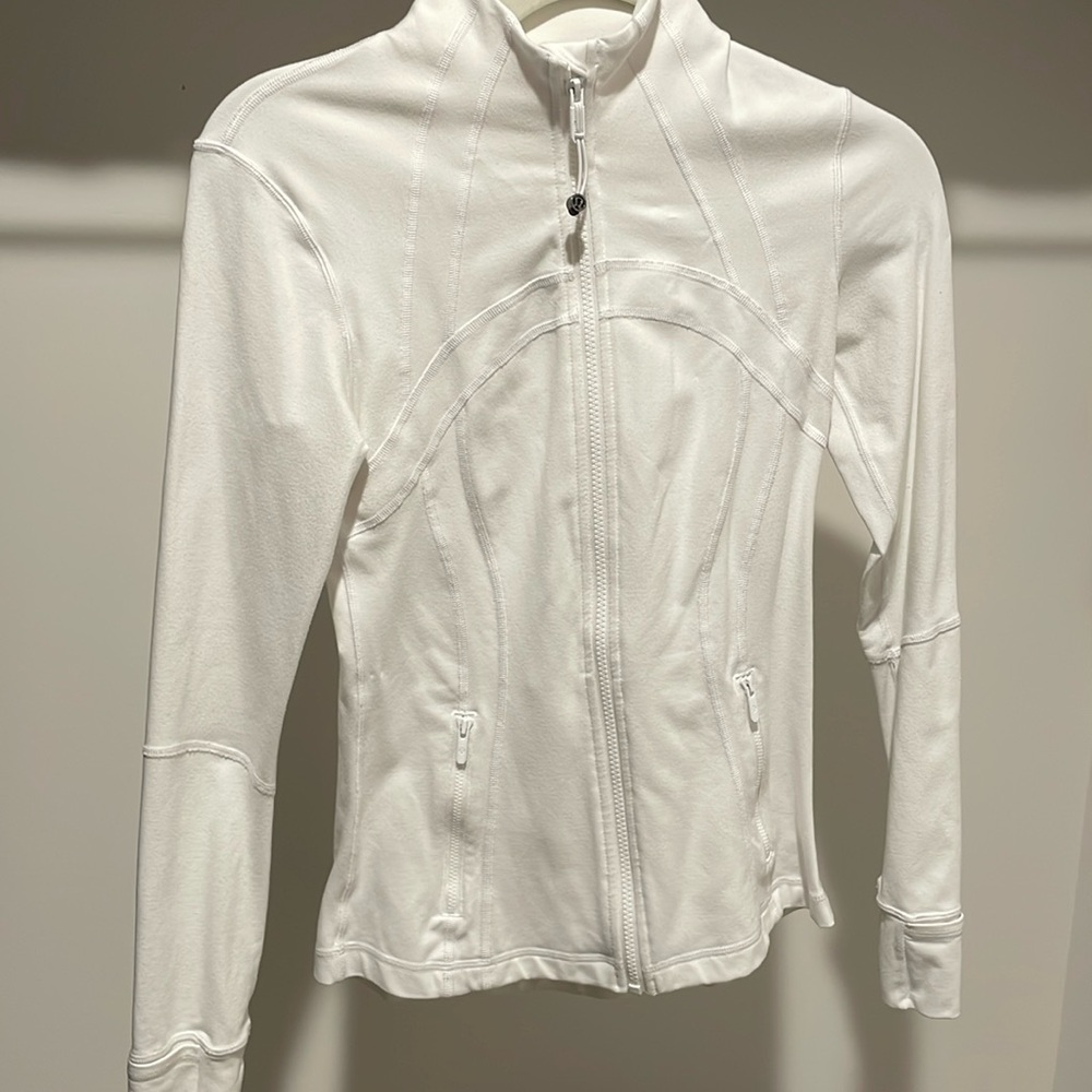 Lululemon Define Jacket. White. Size 6. Good condition.